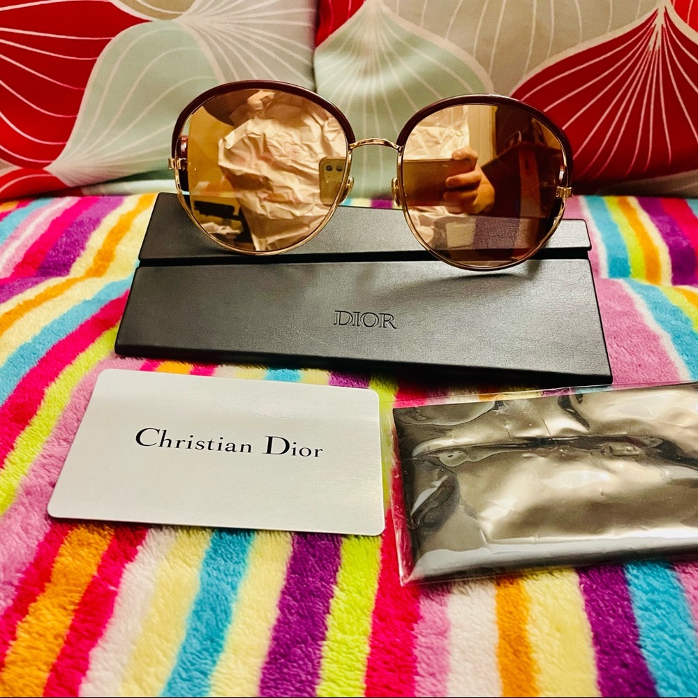 Dior Sunglasses in excellent like new condition (mirrored)